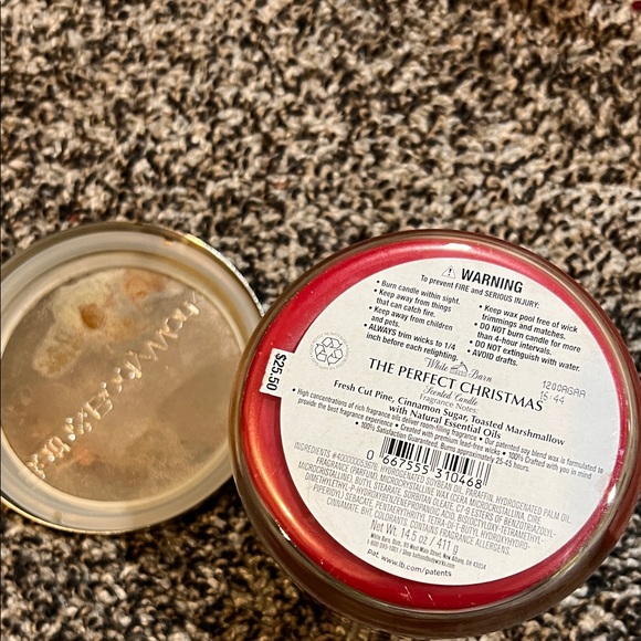 Bath and body Candle - Picture 2 of 3
